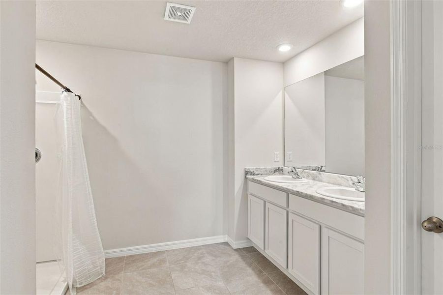 Furnished interior view inside a new home in Silverstone North, Palmetto (Image 16). Furnished interior view inside a new home in Silverstone North, Palmetto (Image 16).