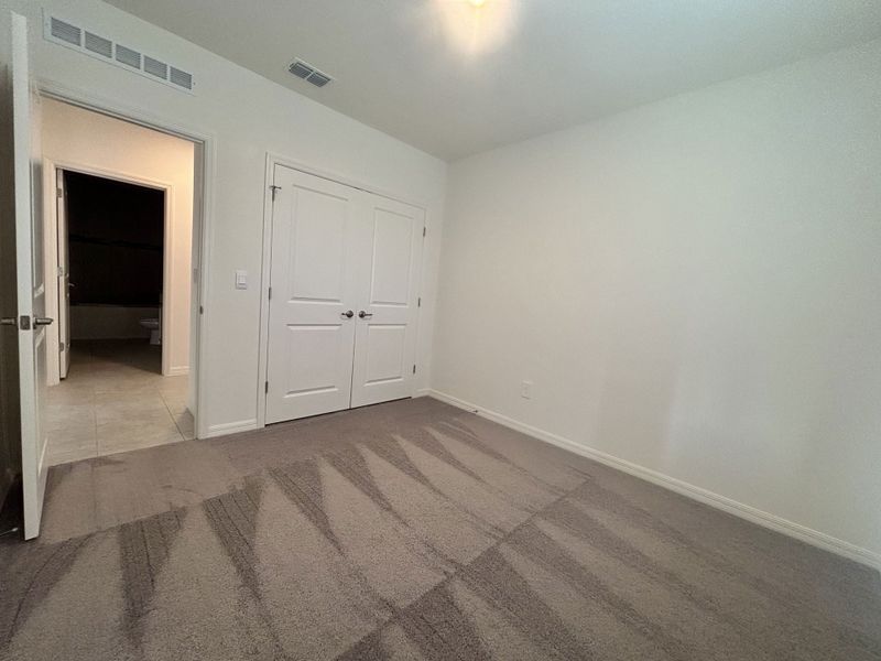 Spacious, unfurnished interior of a new home in Sebastian Highlands, Sebastian (Image 4).