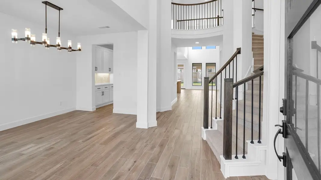 Spacious, unfurnished interior of a new home in Jubilee 60', Hockley (Image 9).