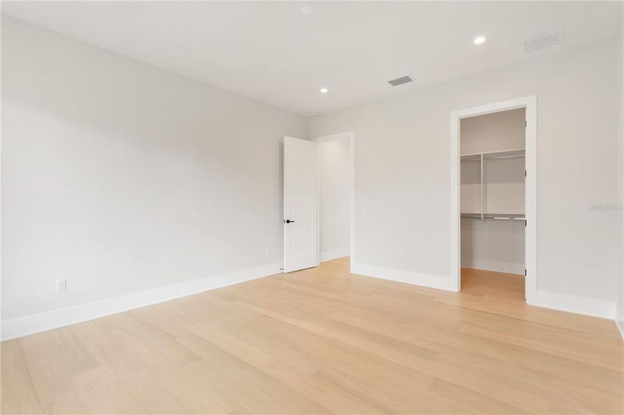 Spacious, unfurnished interior of a new home in , Tampa (Image 38). Spacious, unfurnished interior of a new home in , Tampa (Image 38).