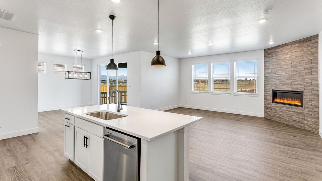 Furnished interior view inside a new home in Vantage, Berthoud (Image 8).