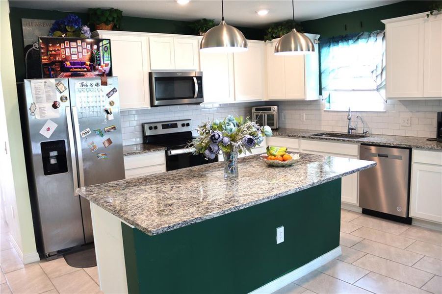 Furnished interior view inside a new home in , Winter Haven (Image 14).