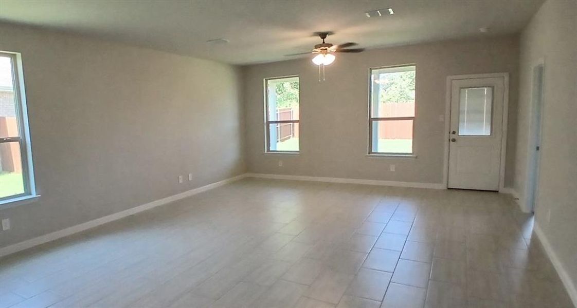Spacious, unfurnished interior of a new home in The Canyons, Keene (Image 6).