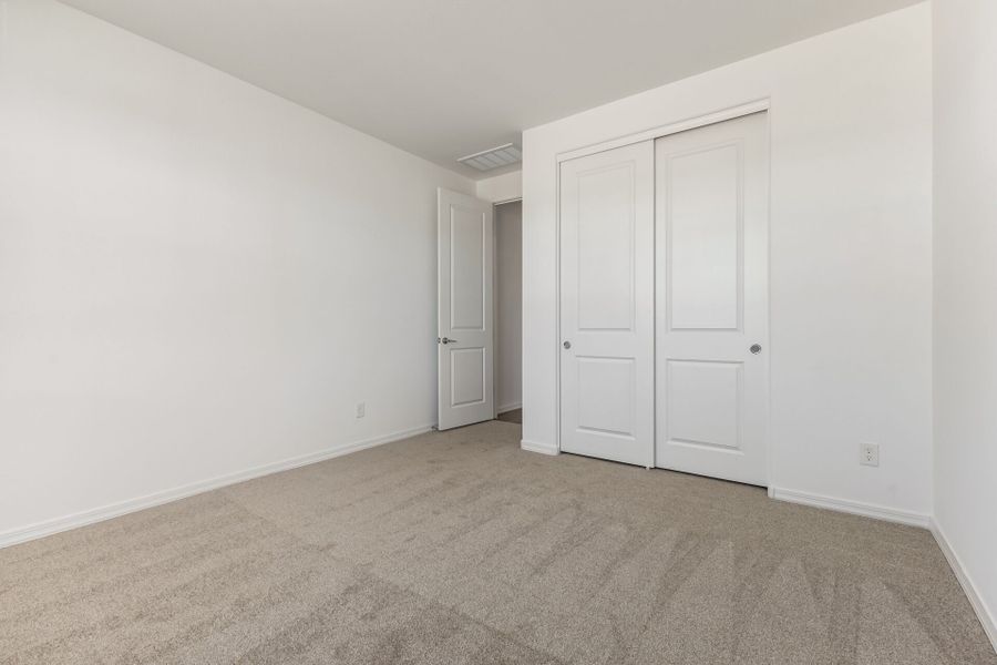 Spacious, unfurnished interior of a new home in Las Ventanas, Goodyear (Image 14).