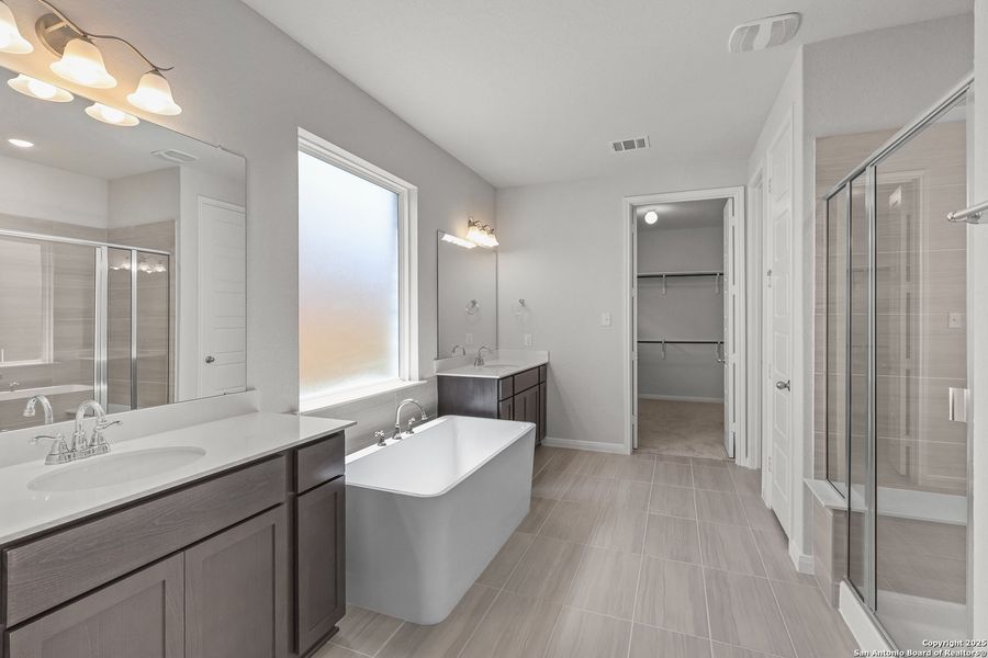 Furnished interior view inside a new home in Mayfair 50', New Braunfels (Image 8).