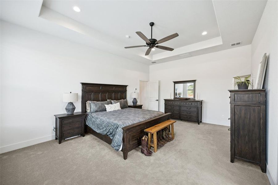 Furnished interior view inside a new home in , Weatherford (Image 20).