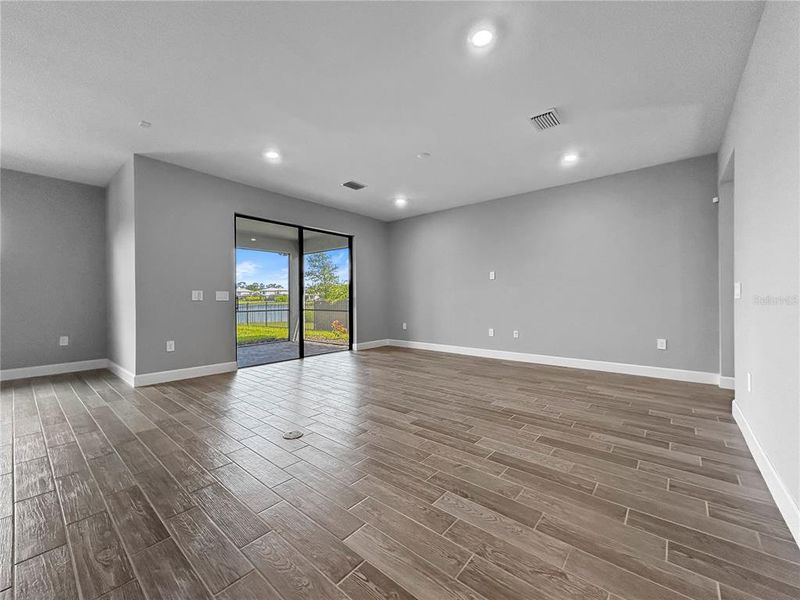Spacious, unfurnished interior of a new home in , Lakewood Ranch (Image 41).