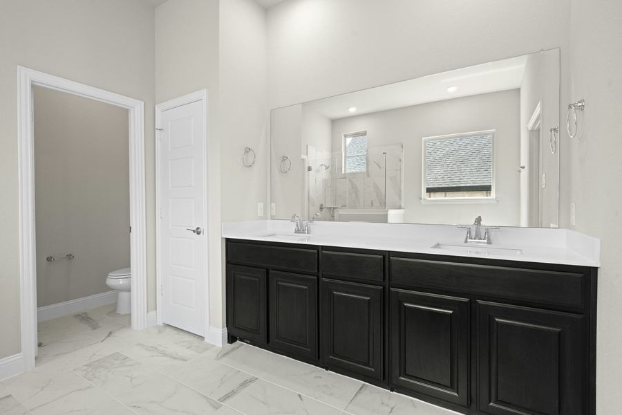 Furnished interior view inside a new home in Kentsdale Farms, DeSoto (Image 17).