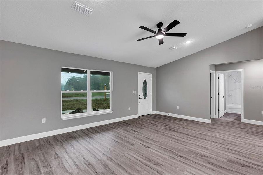 Spacious, unfurnished interior of a new home in , Ocala (Image 17).