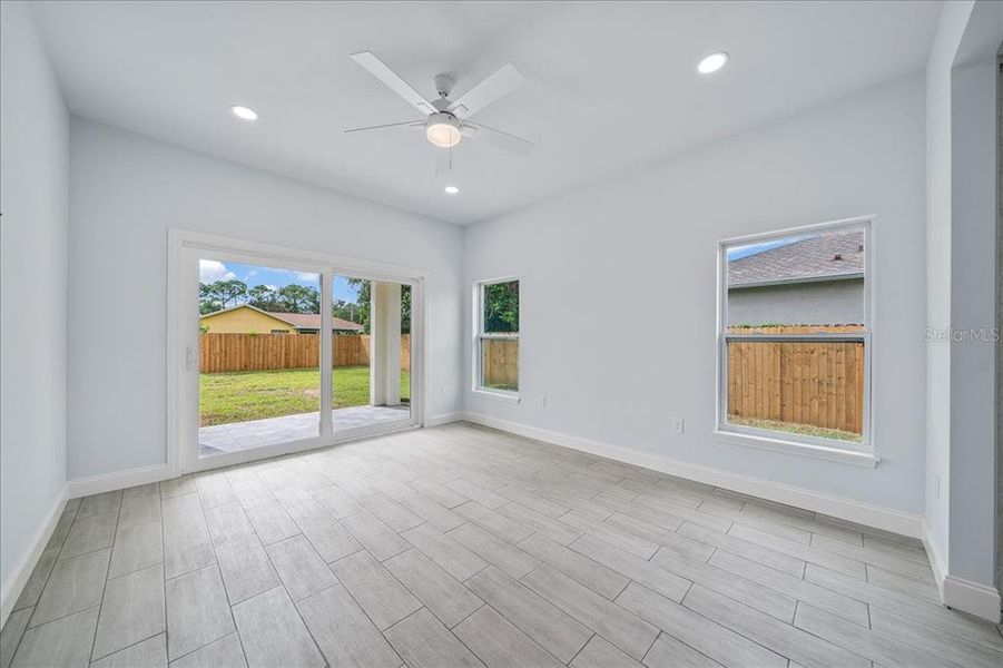 Spacious, unfurnished interior of a new home in , Cocoa (Image 24).