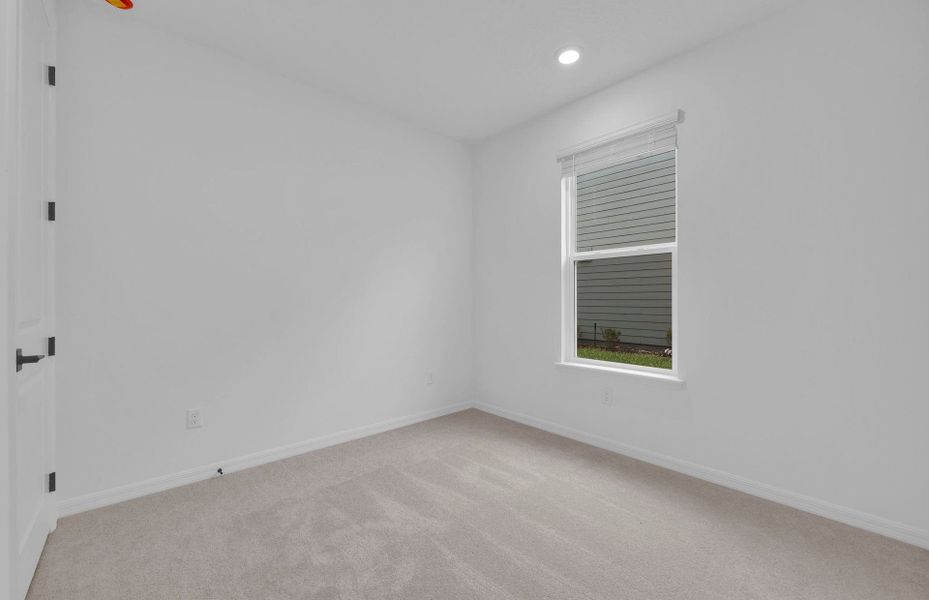 Spacious, unfurnished interior of a new home in Hyland Trail, Green Cove Springs (Image 21).