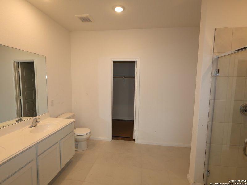 Furnished interior view inside a new home in Greenspoint Heights, Seguin (Image 6).
