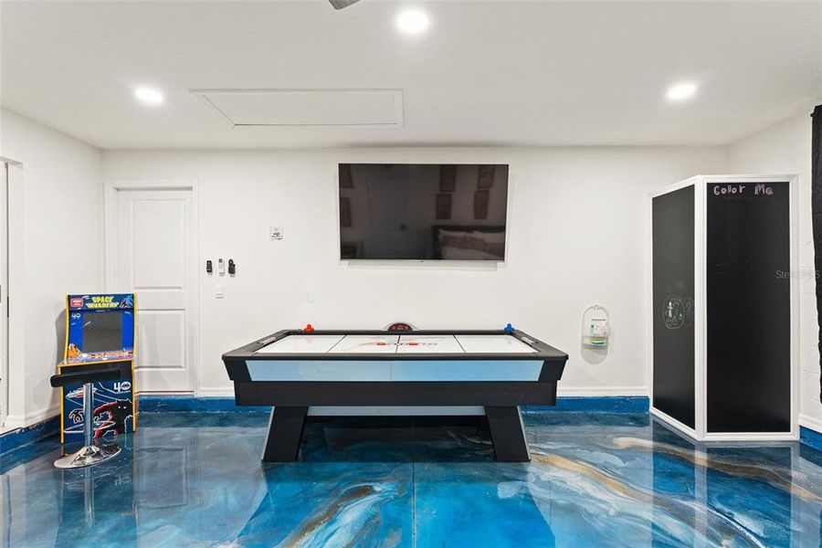 Furnished interior view inside a new home in , Spring Hill (Image 7).