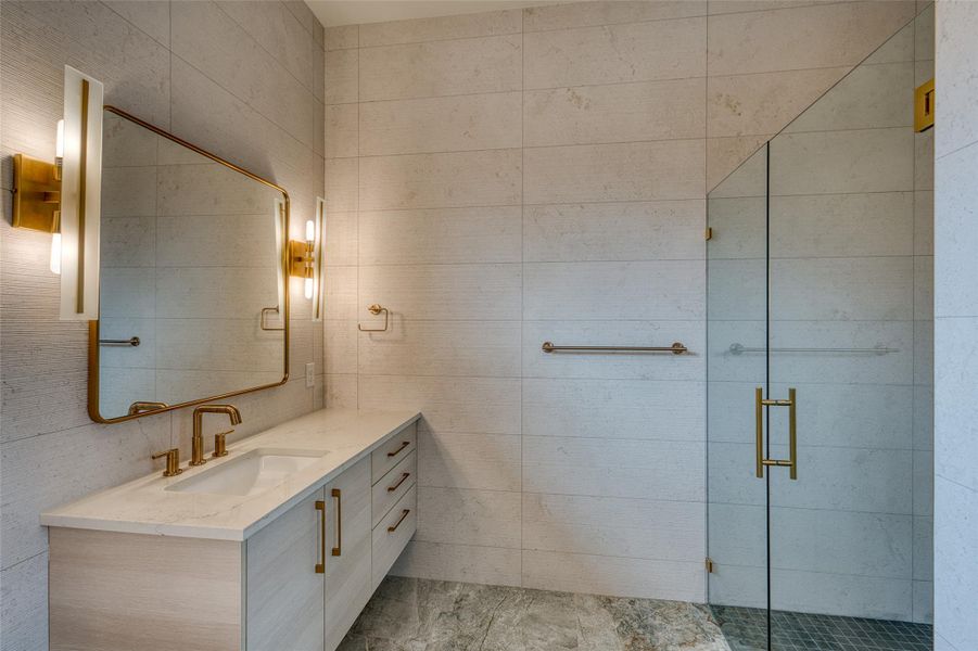 Furnished interior view inside a new home in , Horseshoe Bay (Image 17).