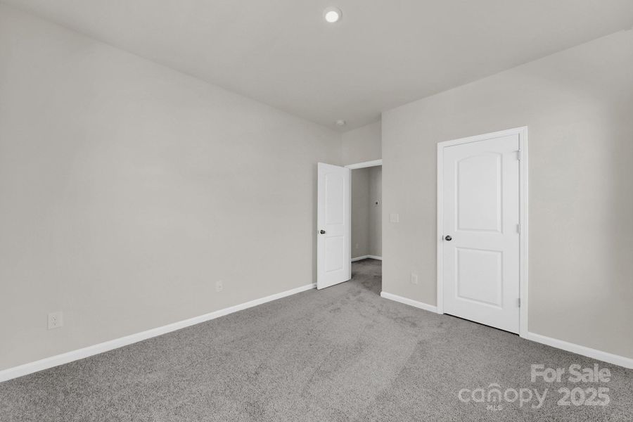 Spacious, unfurnished interior of a new home in , Mint Hill (Image 23).