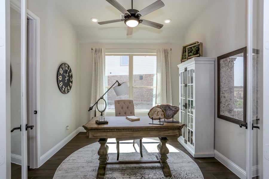 Representative furnished interior of a home built from the Fredericksburg by Beazer Homes in Amira: Hilltop Collection, Tomball (Image 10).