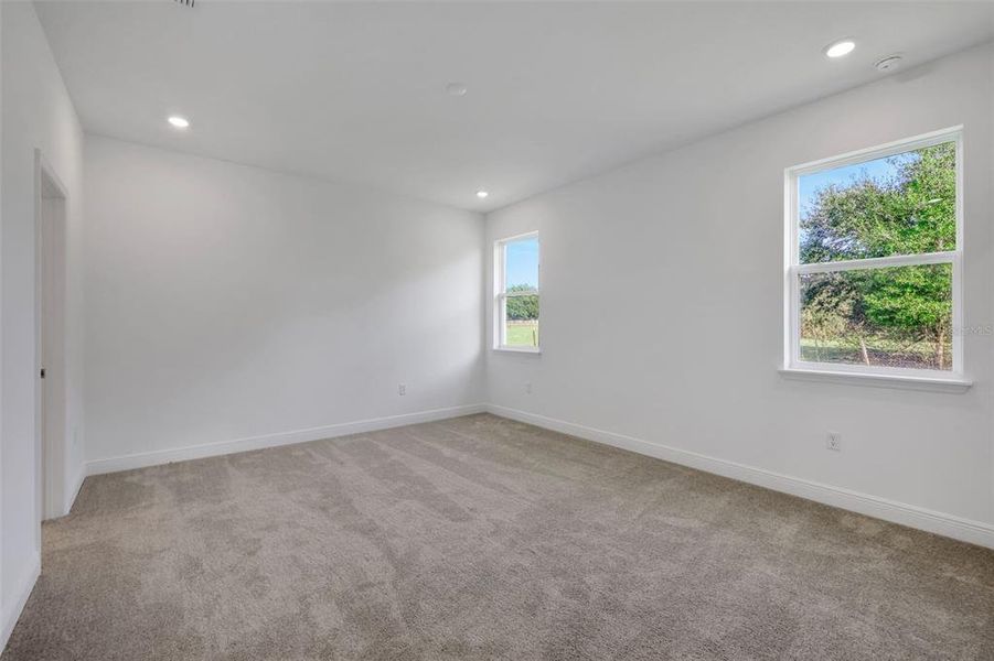 Spacious, unfurnished interior of a new home in Crossroads at Kelly Park, Apopka (Image 34).