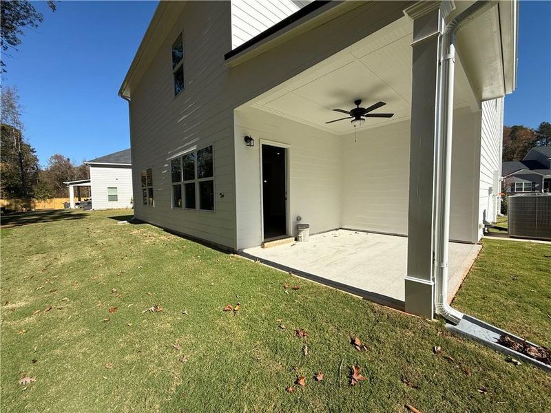 Exterior details and patio area of a home in Sweetlake Grove, Mableton (Image 4).