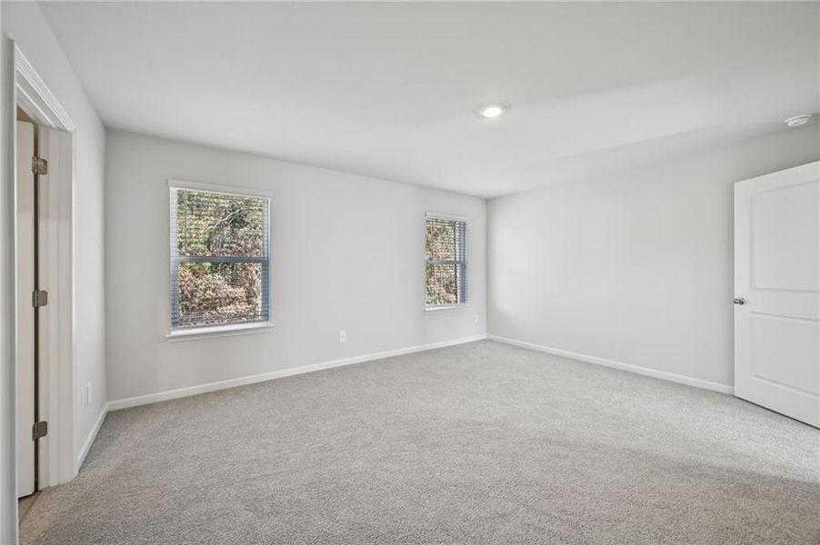 Spacious, unfurnished interior of a new home in Creekside at Oxford Park, Fairburn (Image 38).