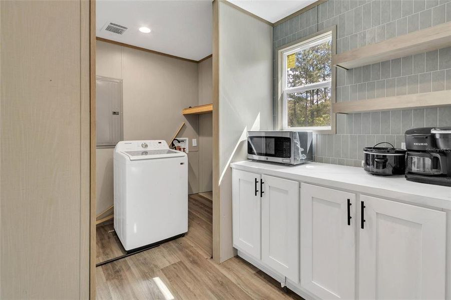 Furnished interior view inside a new home in , Homosassa Springs (Image 14).