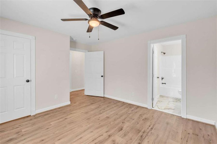 Spacious, unfurnished interior of a new home in , Temple (Image 28).