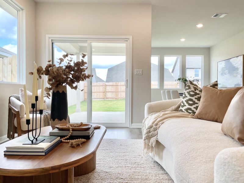 Representative furnished interior of a home built from the Blake by Ashton Woods in Rolling Glen, Hutto (Image 8).