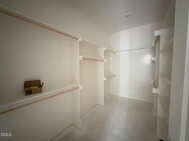 26.04.27 interior 13