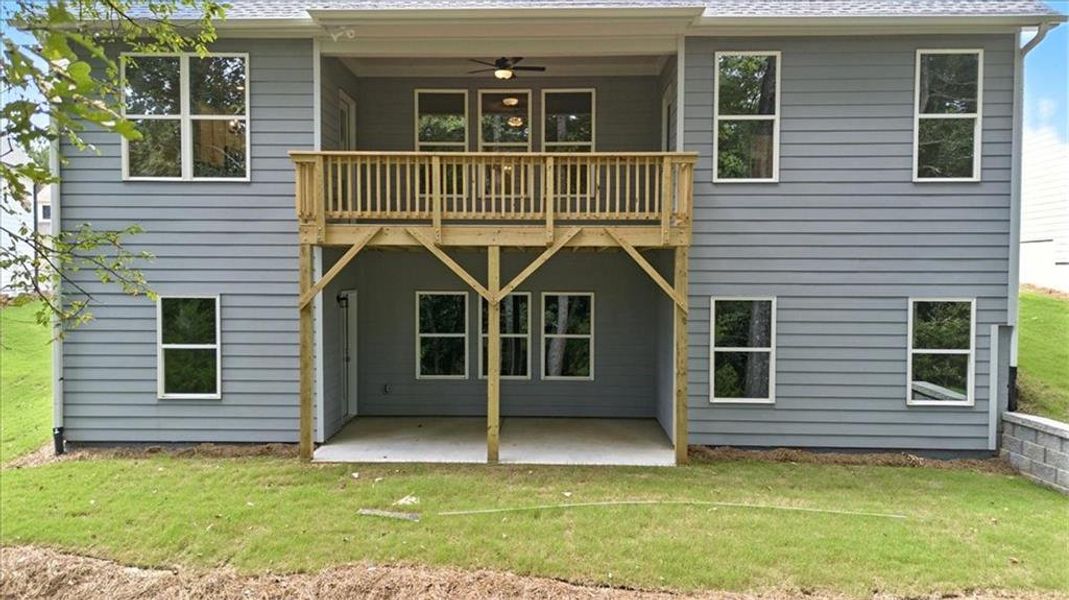 Exterior details and patio area of a home in Traditions of Braselton, Jefferson (Image 25).