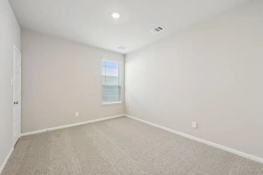 Spacious, unfurnished interior of a new home in , Atascocita (Image 33).