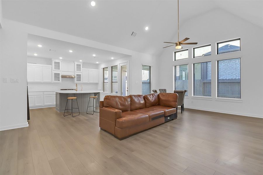 Furnished interior view inside a new home in Riceland: 50ft. lots, Mont Belvieu (Image 14).