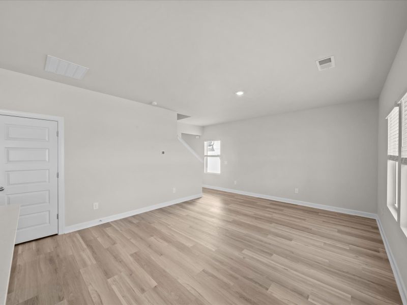 Spacious, unfurnished interior of a new home in Brayfield Manor - Heritage Collection, Wellford (Image 12).