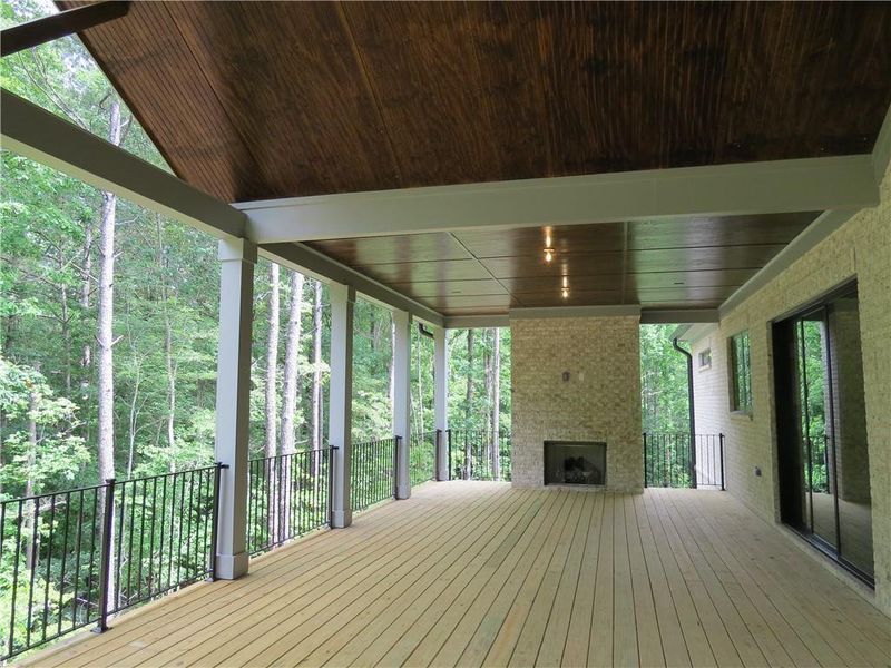 Exterior details and patio area of a home in , Acworth (Image 3).