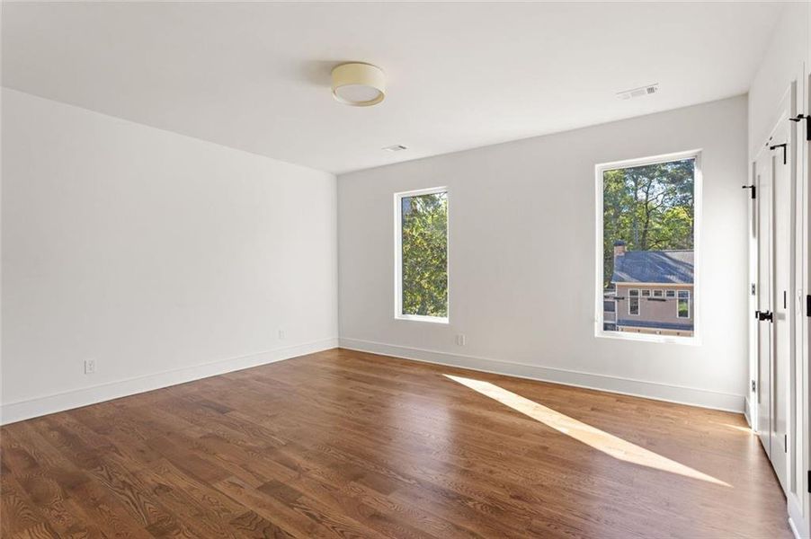Spacious, unfurnished interior of a new home in , Smyrna (Image 26).