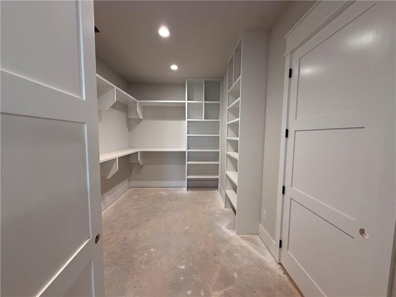 Image 76 of a home in .