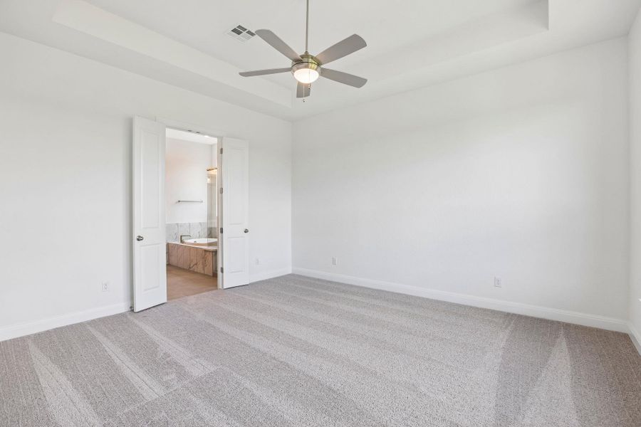 Spacious, unfurnished interior of a new home in 6 Creeks, Kyle (Image 20). Spacious, unfurnished interior of a new home in 6 Creeks, Kyle (Image 20).