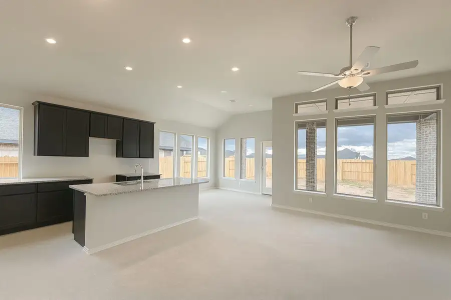 Image 5 of a home in Escondido.