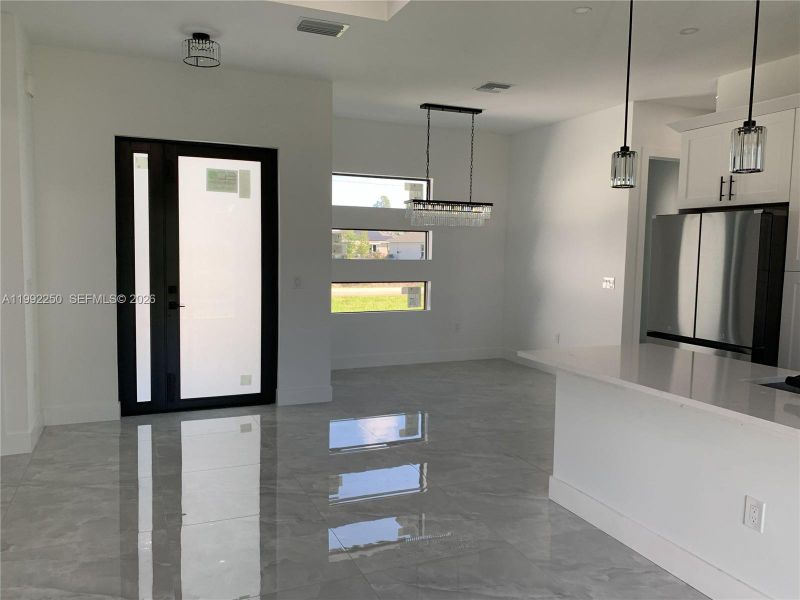 Spacious, unfurnished interior of a new home in , Lehigh Acres (Image 18).