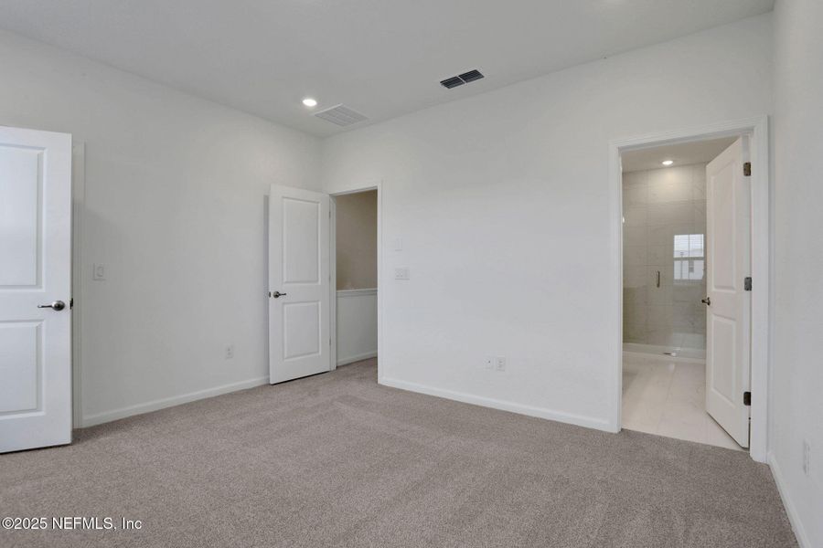 Spacious, unfurnished interior of a new home in Silver Landing at SilverLeaf, St. Augustine (Image 14).