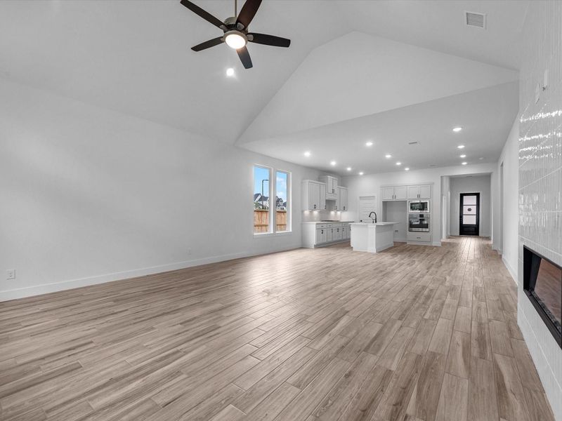Spacious, unfurnished interior of a new home in Clopton Farms, Montgomery (Image 17).