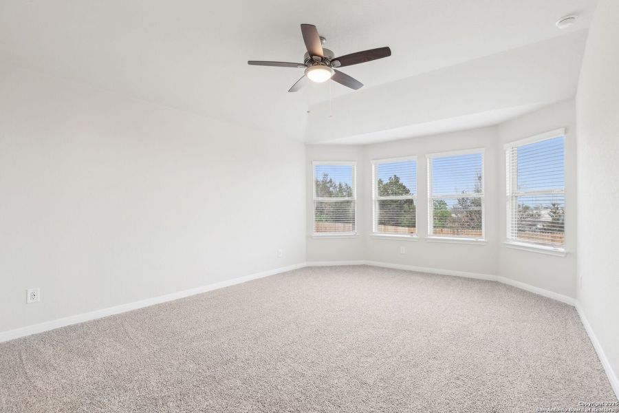 Spacious, unfurnished interior of a new home in , Cibolo (Image 20).