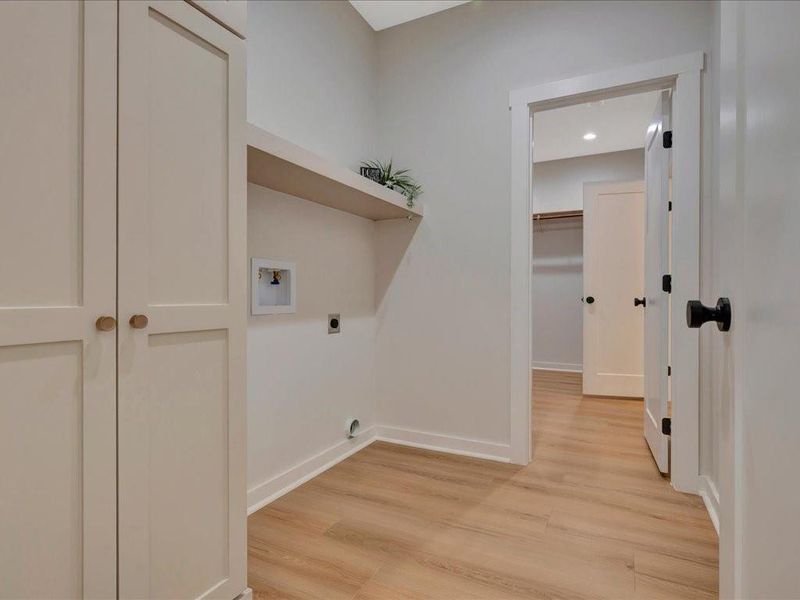 Spacious, unfurnished interior of a new home in , Lufkin (Image 20).