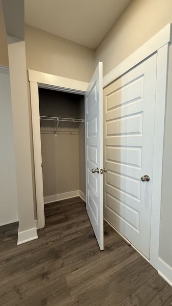 Spacious, unfurnished interior of a new home in Veterans Cove, Murfreesboro (Image 16).