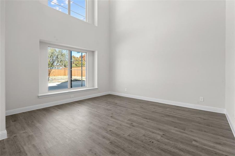 Spacious, unfurnished interior of a new home in Greenwood Square, Richardson (Image 9). Spacious, unfurnished interior of a new home in Greenwood Square, Richardson (Image 9).