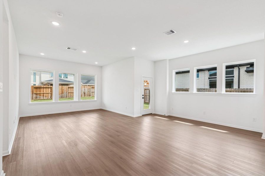 Spacious, unfurnished interior of a new home in Jubilee, Hockley (Image 28).