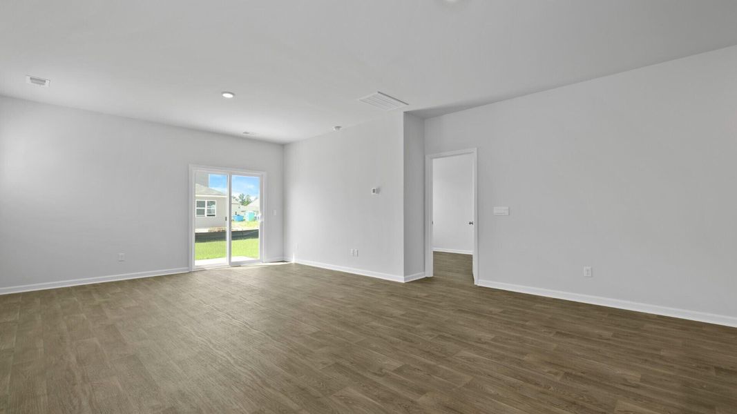Spacious, unfurnished interior of a new home in Pine Hills at Cane Bay, Summerville (Image 9).