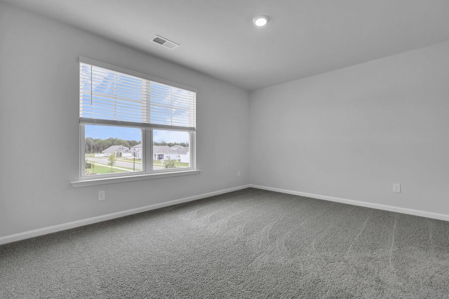 Spacious, unfurnished interior of a new home in Carolina Groves, Moncks Corner (Image 24).
