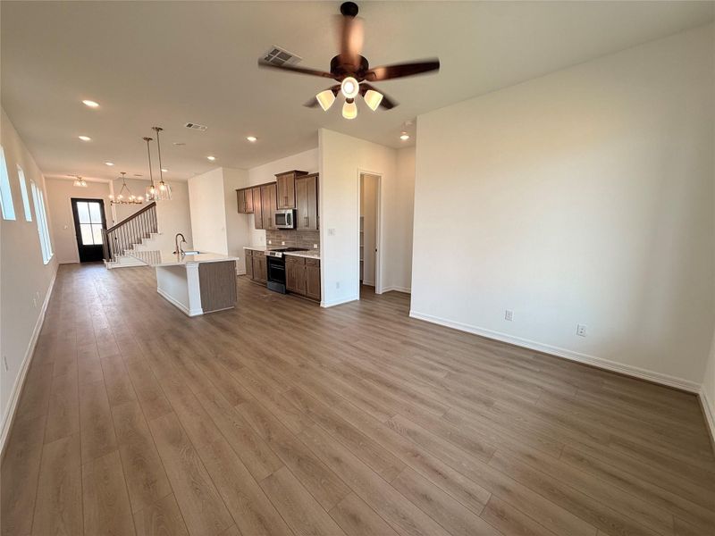 Spacious, unfurnished interior of a new home in Wildrye, Waller (Image 23).