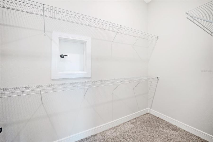 Spacious, unfurnished interior of a new home in Del Webb Stone Creek, Ocala (Image 21).