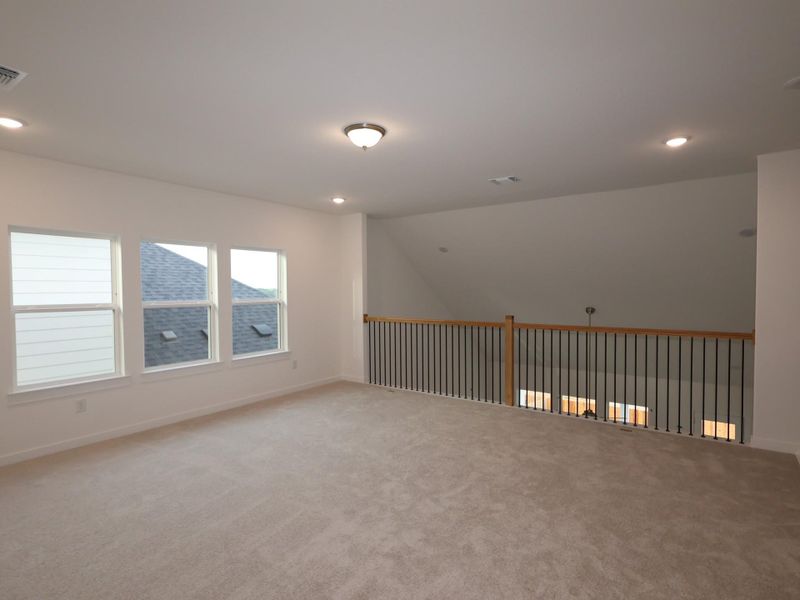 Spacious, unfurnished interior of a new home in Edgewood, Leander (Image 10).