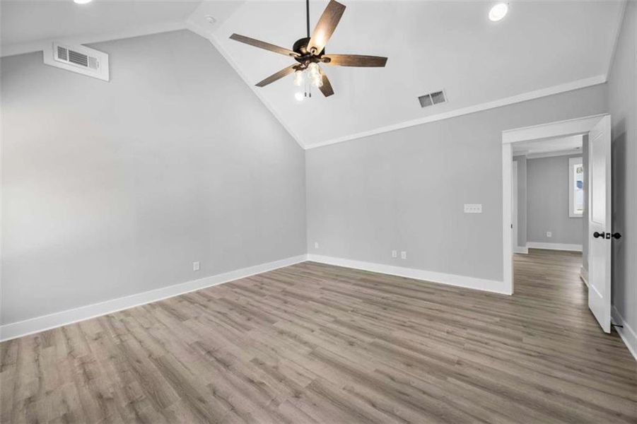 Spacious, unfurnished interior of a new home in , Monroe (Image 35).